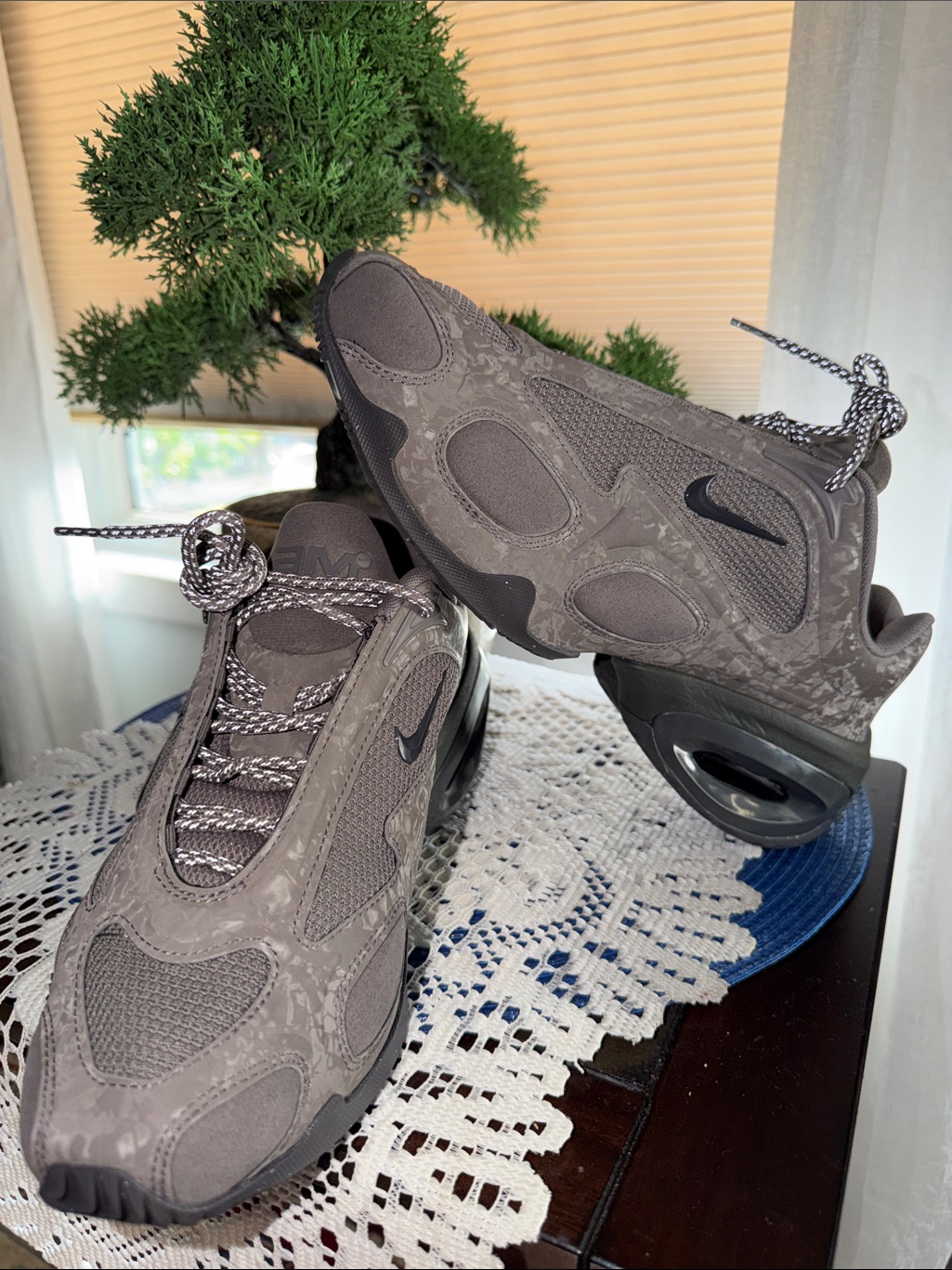 Nike Air Max Craze Women’s 9.5/Men’s 8 Tonal Taupe/Gray.